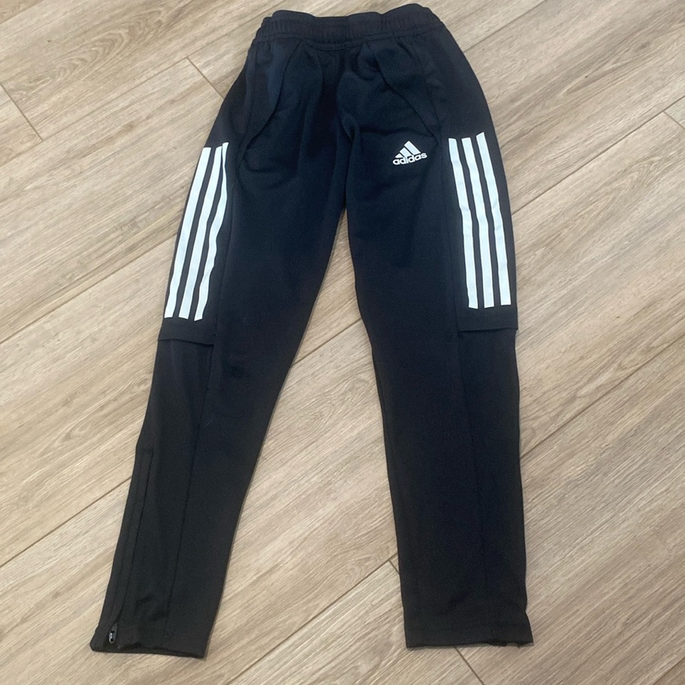 Adidas Youth Black Aeroready Pants Size 8-10 Track
Zip ankles used damage